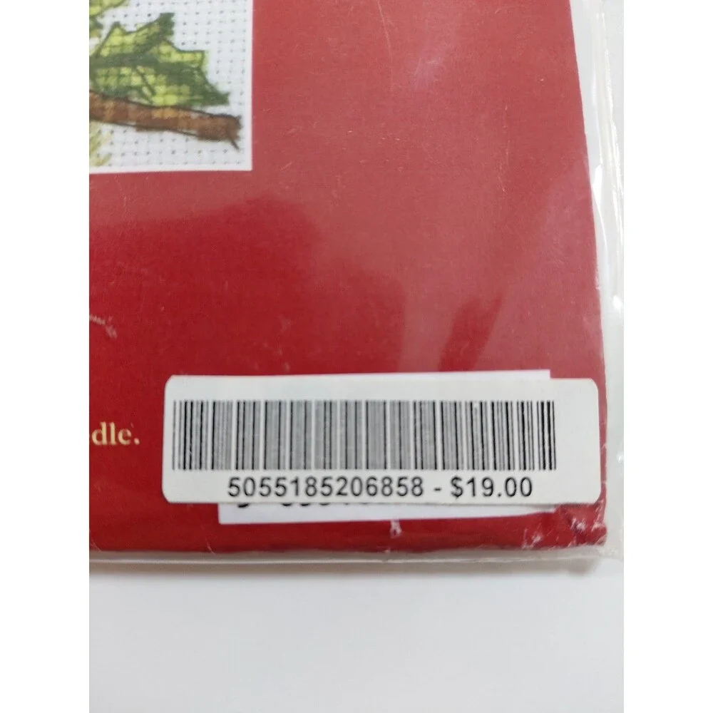 Anchor PCE202 Robin Counted Cross Stitch Kit - Bird & Holly Design, UK Made